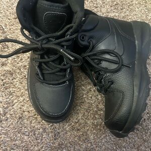 Nike Kids Black Adventure Boots